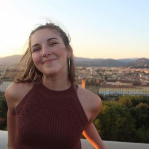 Meet your Posher, Estee